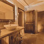 Nino Cave Отель 3*