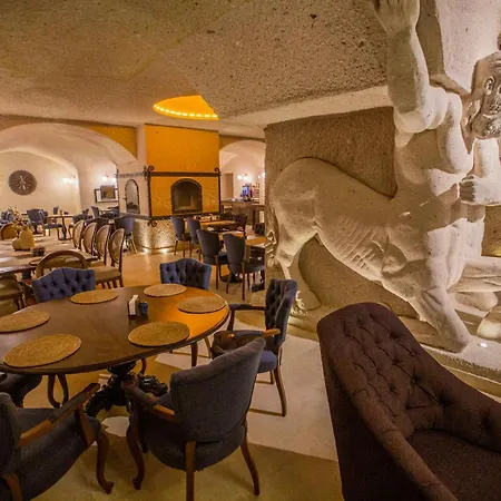 Nino Cave Hotel 3*