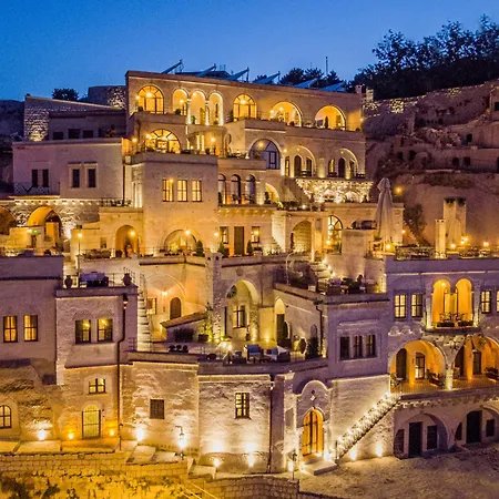 Nino Cave Hotell 3*