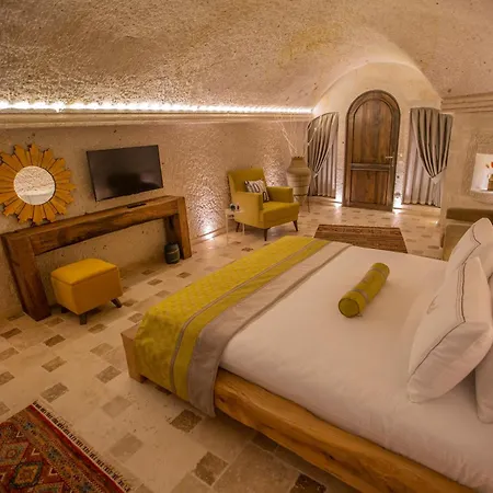 Nino Cave Hotel 3*