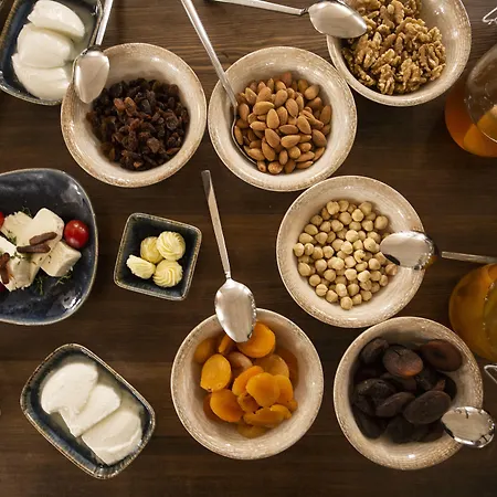 מלון Nino Cave אורגופ