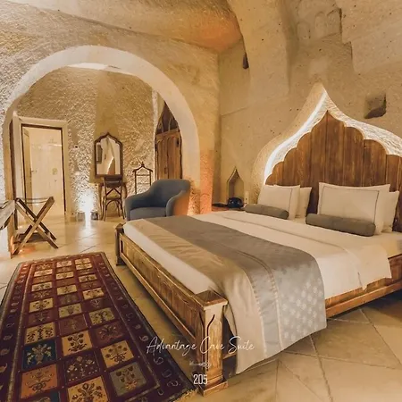 Hotel Nino Cave