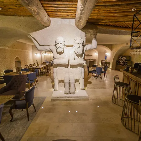Hotel Nino Cave