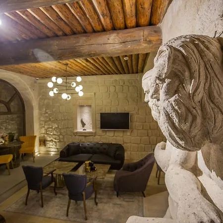 Hotel Nino Cave
