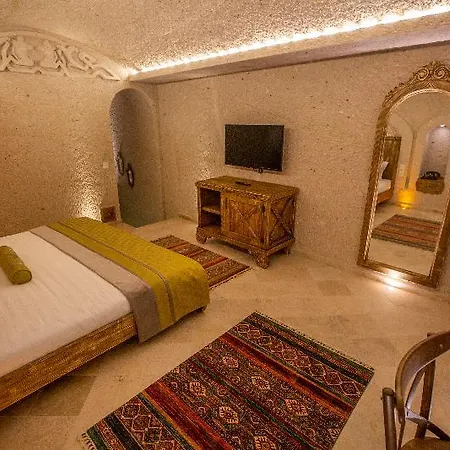 Nino Cave Hotell