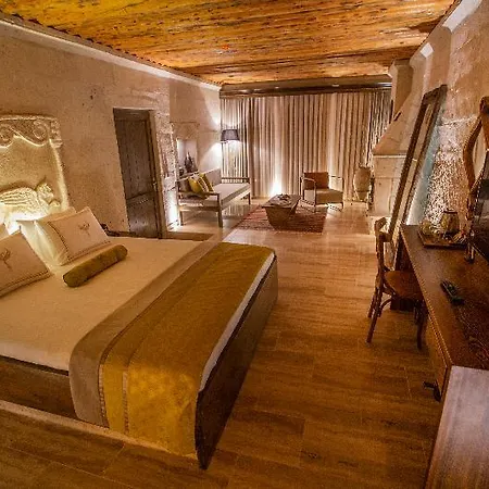 Nino Cave Hotell 3*